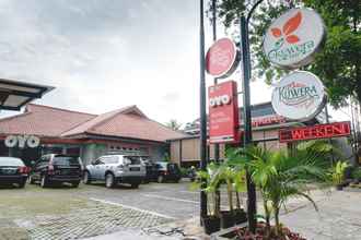 Luar Bangunan 4 OYO 787 Hotel Kuwera Inn