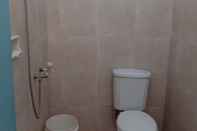 Toilet Kamar Hotel Tanjung Wangi