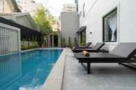 สระว่ายน้ำ The Heli Boutique Hotel