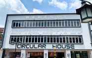 Luar Bangunan 2 Circular House Capsule Hotel