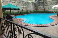 Swimming Pool Margot Apartment