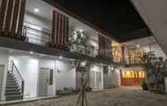 Luar Bangunan 7 Crystal Inn Pasuruan