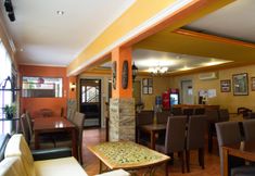 Restaurant 7 Golden Belle Apartelle And Suites