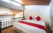 Kamar Tidur 7 OYO 162 The West Inn