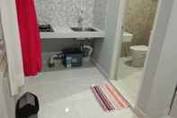 In-room Bathroom Nikola Homestay (Khusus Wanita)