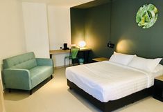 Bedroom 5 Enclave Business Hotel