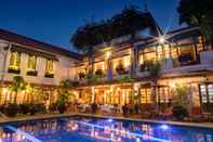 Swimming Pool Savoy Hotel Yangon