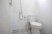 In-room Bathroom Kanggaroo Rebo Residence 3