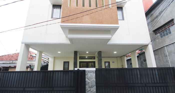 Exterior Kanggaroo Rebo Residence 3