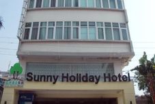 外部的 Sunny Holiday Hotel