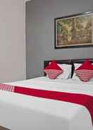 BEDROOM Capital O 92134 Bogor Guest House Syariah