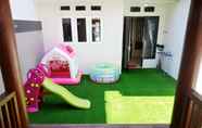 Ruang Umum 7 AL Villa Batu 3BR near Museum Angkut at Kusuma Estate Kav 23 with Bathub, Gazebo, and Playground