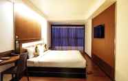 Kamar Tidur 6 Clover Suites Royal Lake