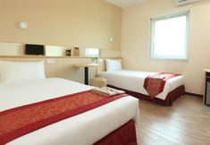 卧室 2 Super Hotel Yangon Kabar Aye Road