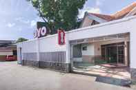 Bangunan SUPER OYO 890 Dewi Fortuna Guest House