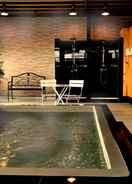 SWIMMING_POOL Hotel 51