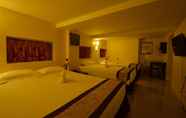 Kamar Tidur 5 Family Treasure Hotel