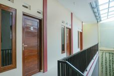 Common Space OYO 895 Mahameru Residence Near RS Condong Catur