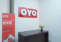 Lobby 6 OYO 895 Mahameru Residence Near RS Condong Catur