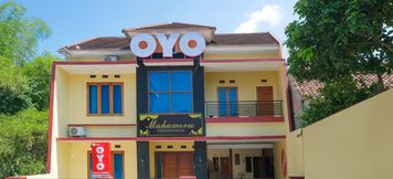 Exterior 2 OYO 895 Mahameru Residence Near RS Condong Catur