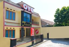 Exterior 3 OYO 895 Mahameru Residence Near RS Condong Catur