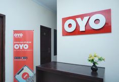 Lobby 5 OYO 895 Mahameru Residence Near RS Condong Catur