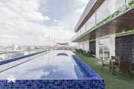 Swimming Pool Selah Pods Hotel Manila  