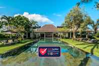 Kolam Renang Villa Florimar