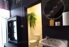 ห้องน้ำภายในห้อง 7 Goodnight Hostel