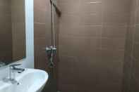 Toilet Kamar Puri Orchard Apartement 1BR by RJ