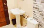 Toilet Kamar 6 Virginia Suites