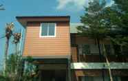 Bangunan 2 Charlee House