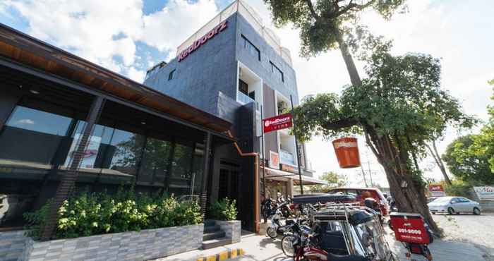Bangunan RedDoorz Plus @ Balibago Angeles City 2