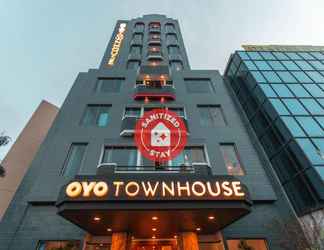 Bangunan 2 Super OYO Townhouse 1 Hotel Salemba