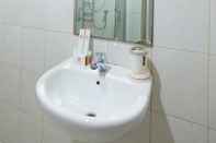 Toilet Kamar Best Location 1BR Apartment Thamrin Executive Residence