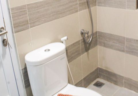 In-room Bathroom Studio Room at Way Seputih Residence near Central Park by Travelio