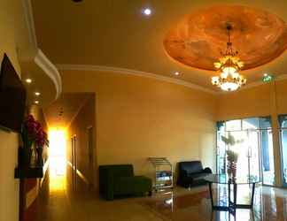 Lobby 2 Emer One Hotel Batusangkar