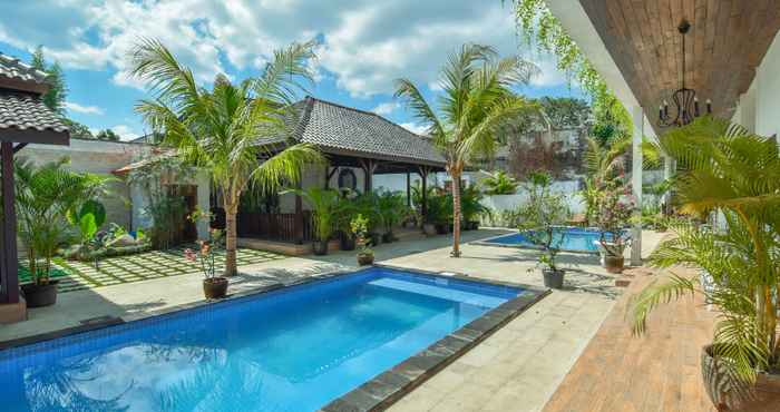 Swimming Pool La casa Jogja