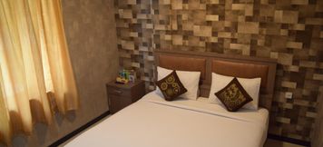 Kamar Tidur 3 Ray Inn Hotel