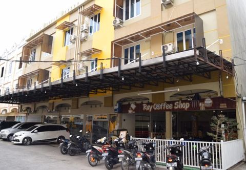 Bangunan Ray Inn Hotel