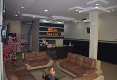 Lobby 2 Ray Inn Hotel