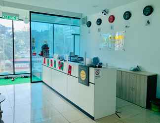 Lobby 2 SPOT ON 89900 Jesselton Capsule Inn