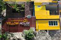 Exterior Yellow House Koh Si Chang