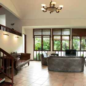 Lovender Villa 1, โรงแรม & ที่พัก Kantor Kepala Desa Pandanrejo