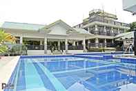 Kolam Renang Villa Esmeralda Bryan's Resort Hotel and Restaurant 