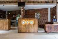 Lobi OYO 785 Van Mandri Guest House