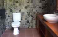 Toilet Kamar 7 Villa Dika