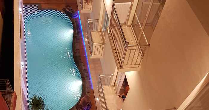 Swimming Pool Victoria Inn Manado