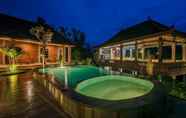 Swimming Pool 4 Lumbung Jaya Guest House