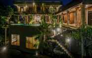 Kolam Renang 5 Lumbung Jaya Guest House